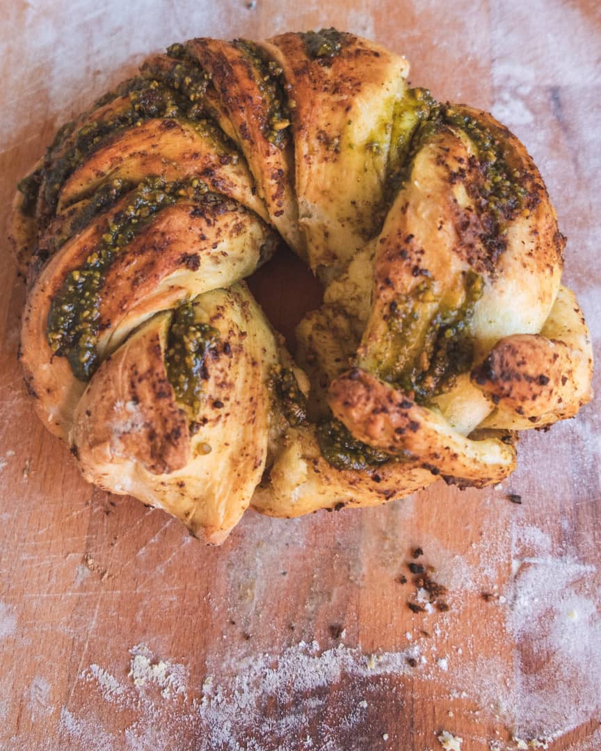 Pain au pesto